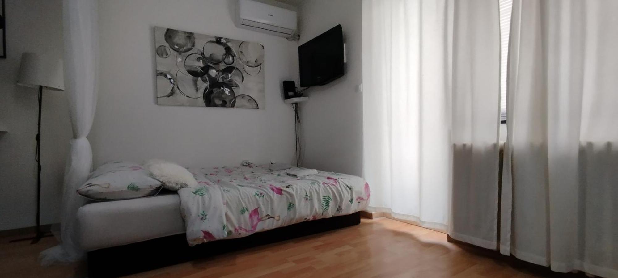 Apartment 2 *